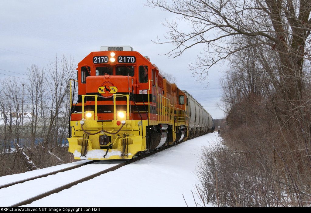 The shore job pulls down to the north throat of North Yard